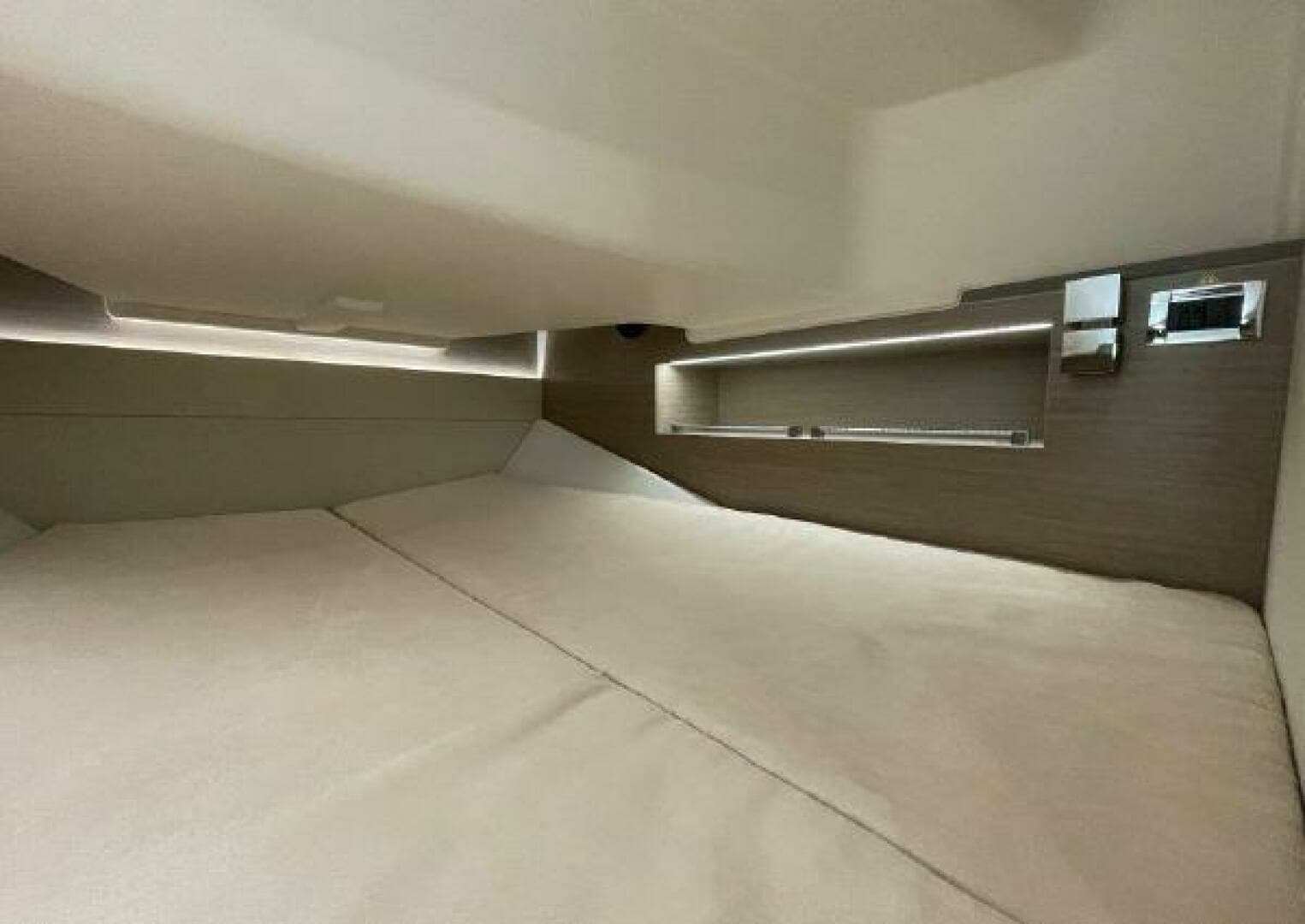2023 Fjord 38 xpress - Image 13