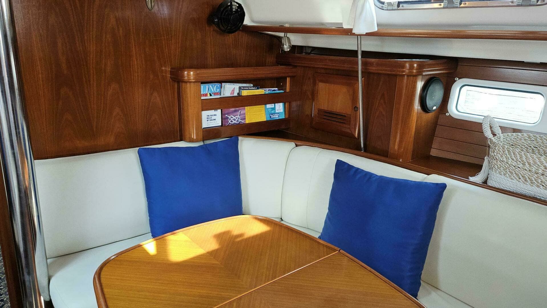 2002 Beneteau Limited Edition 411 - Image 4