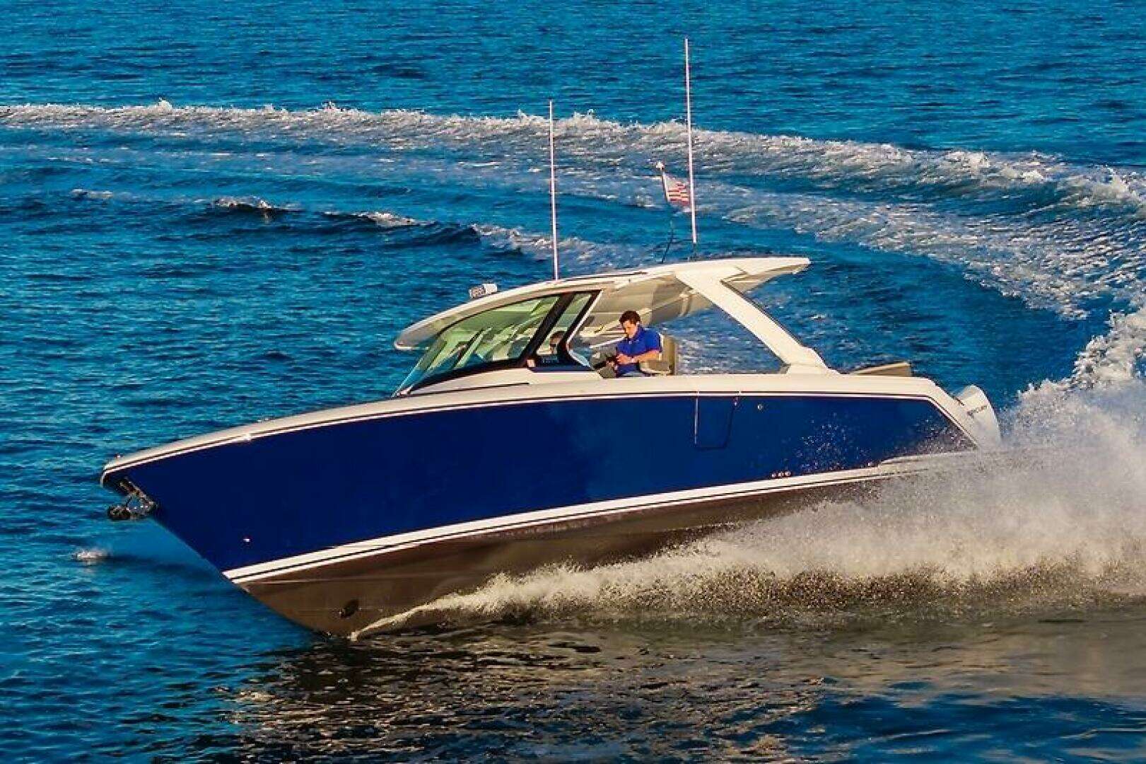2023 Tiara Yachts 38 LS - Image 6