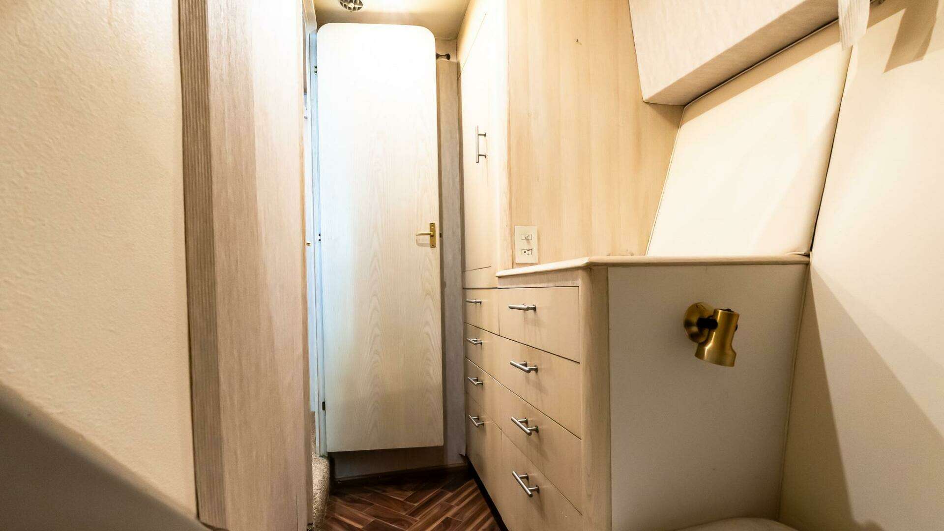 1998 Ocean Yachts 48 Super Sport - Image 32