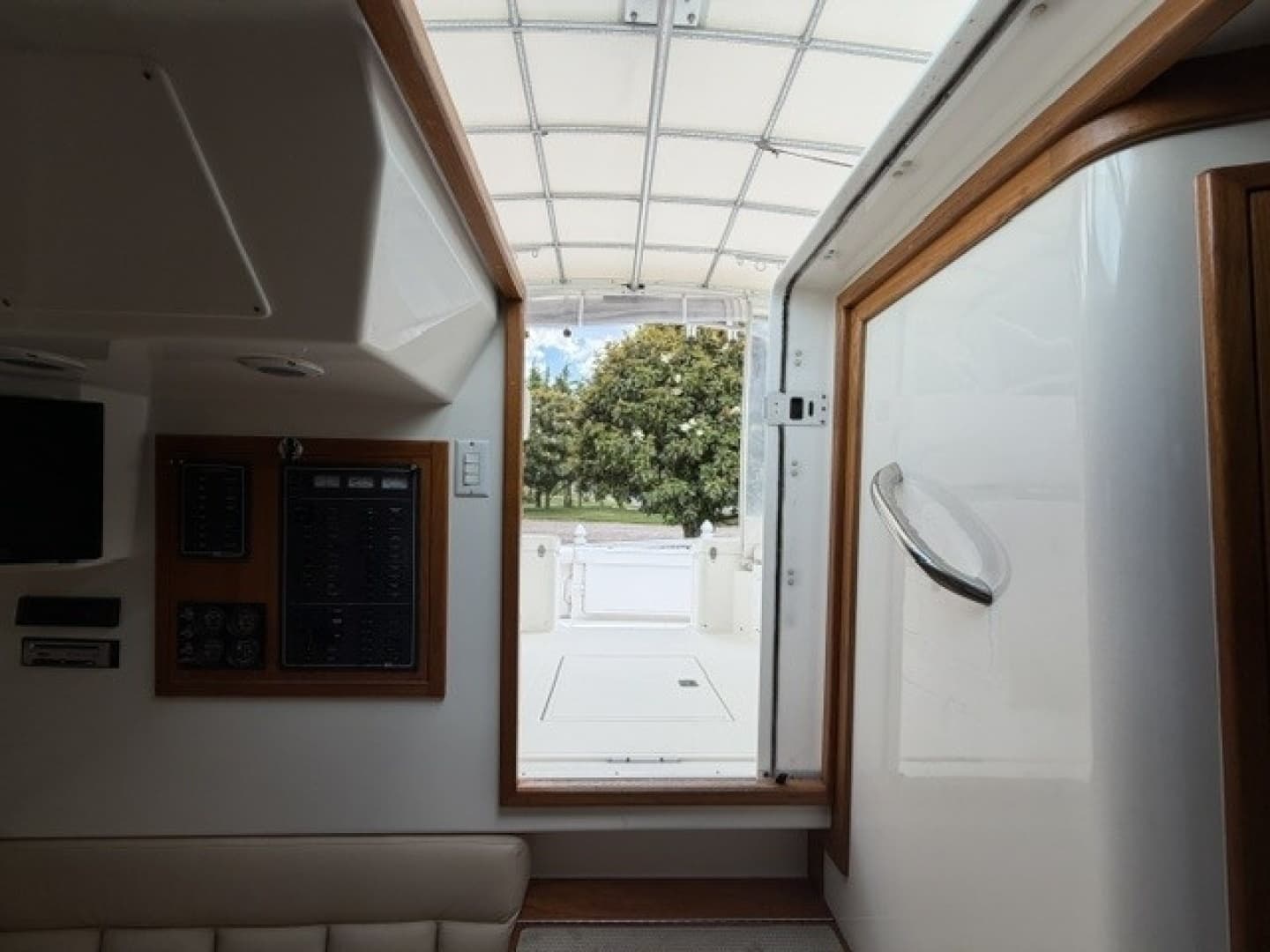 1996 Cabo 31 Express - Image 67