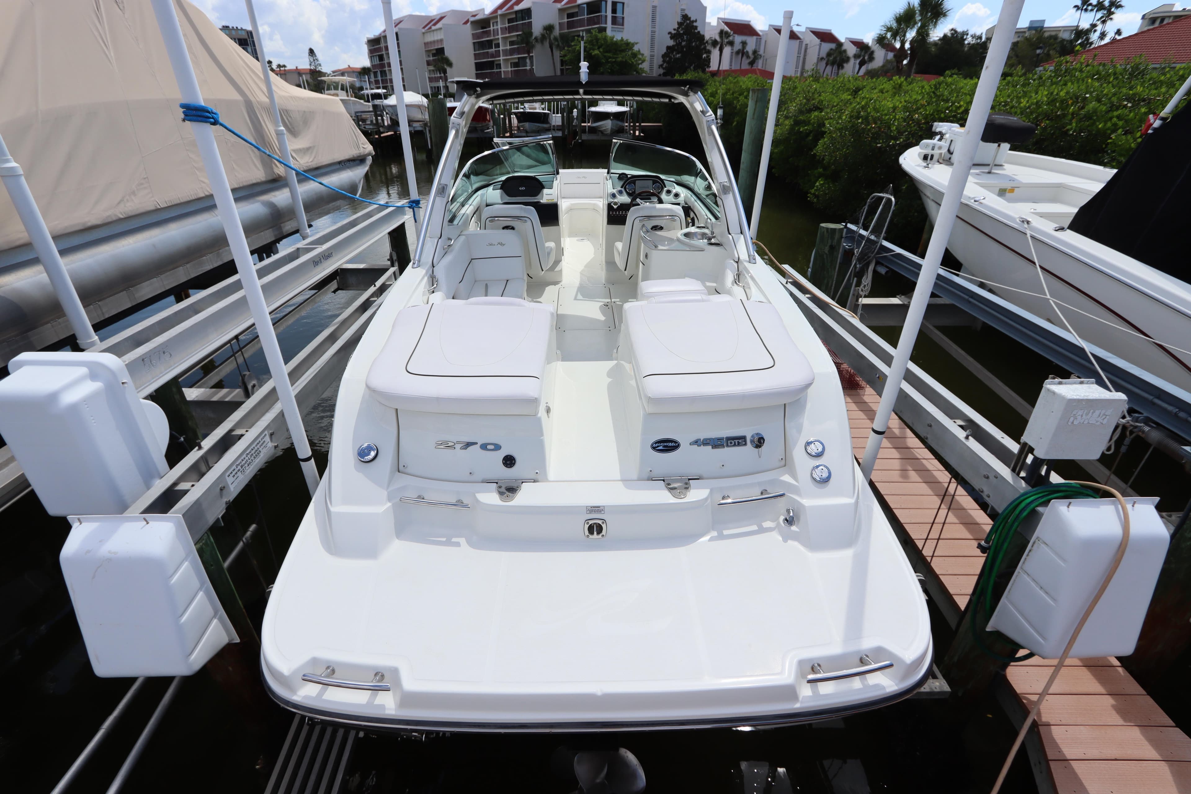 2009 Sea Ray 270 Select EX boat at dock.