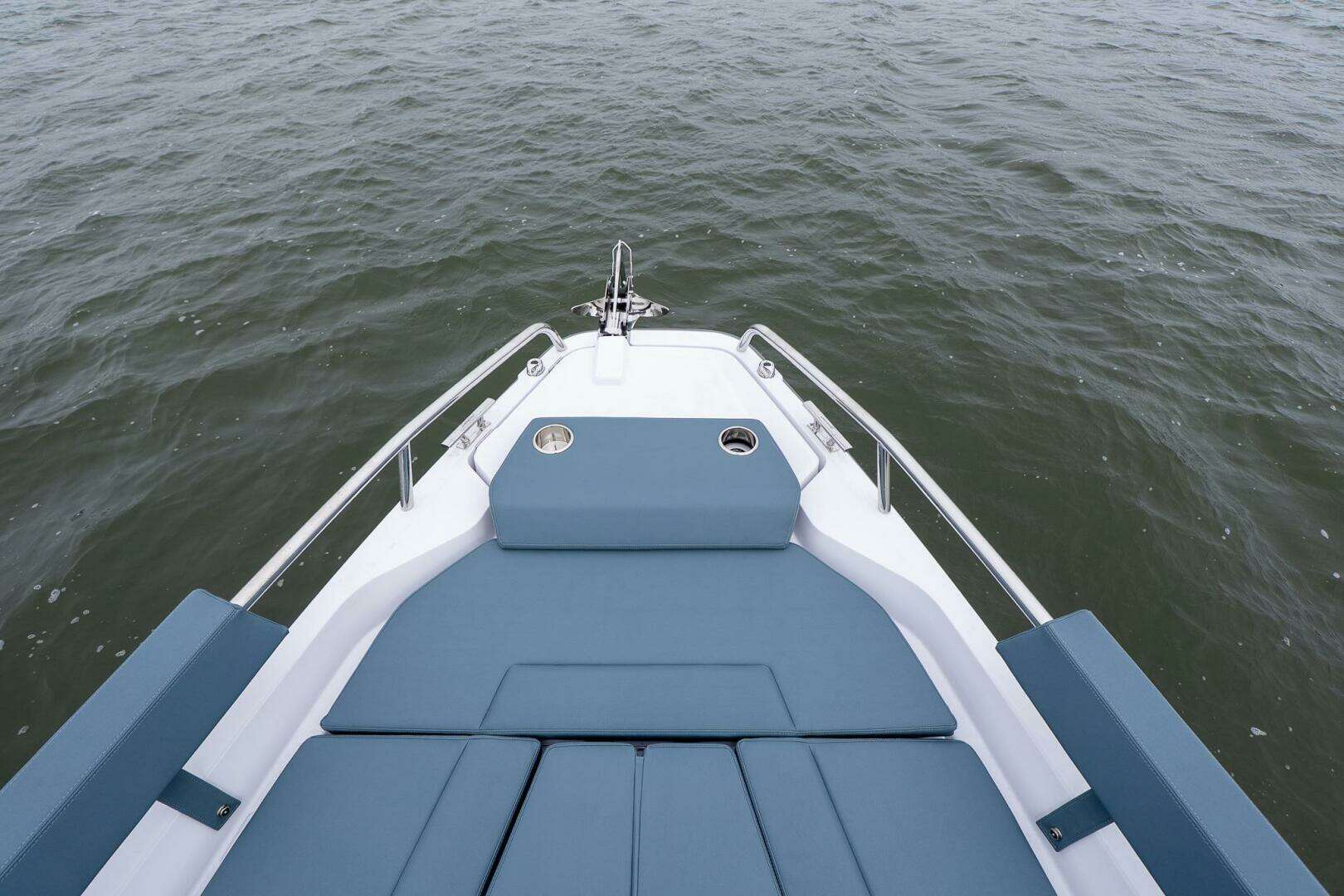 2026 Axopar Cross Cabin - Image 13