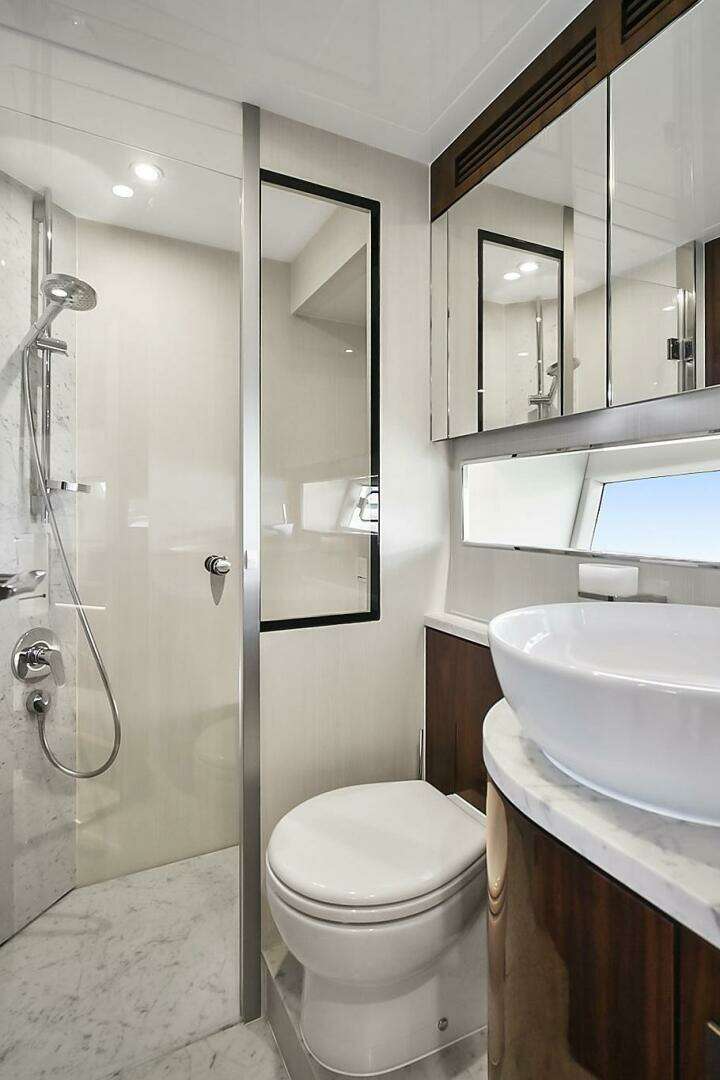 2021 Fairline Squadron 68 - Image 34