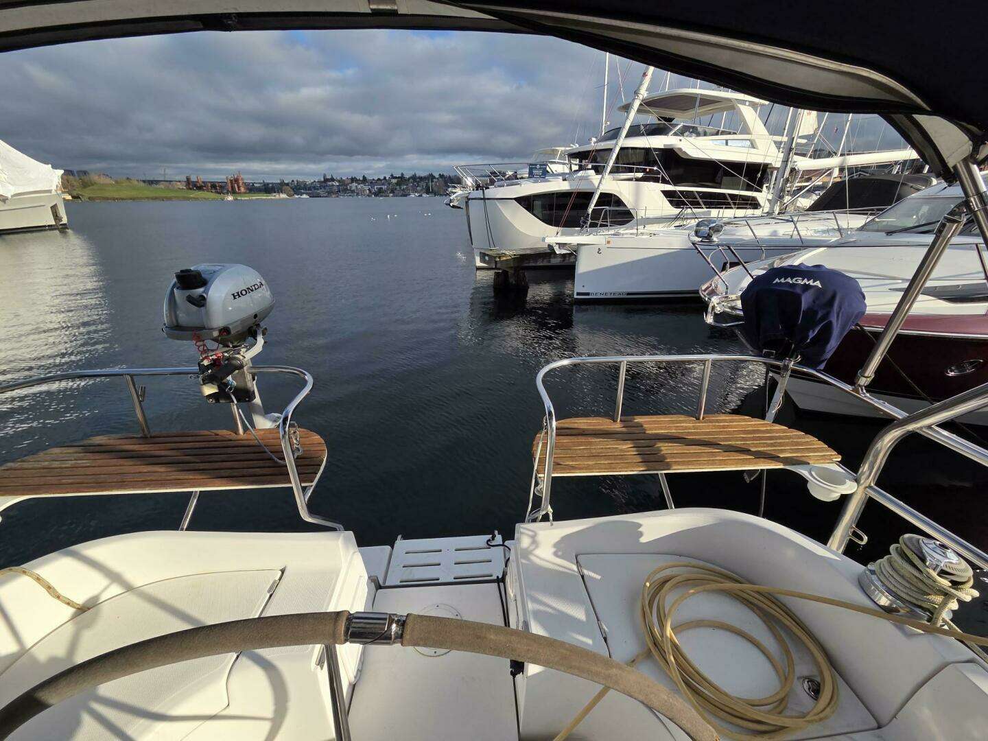 2007 Hunter 44 Deck Saloon - Image 13