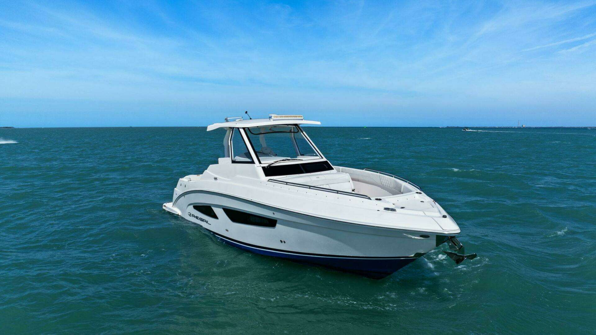 2020 Regal 33 SAV - Image 9