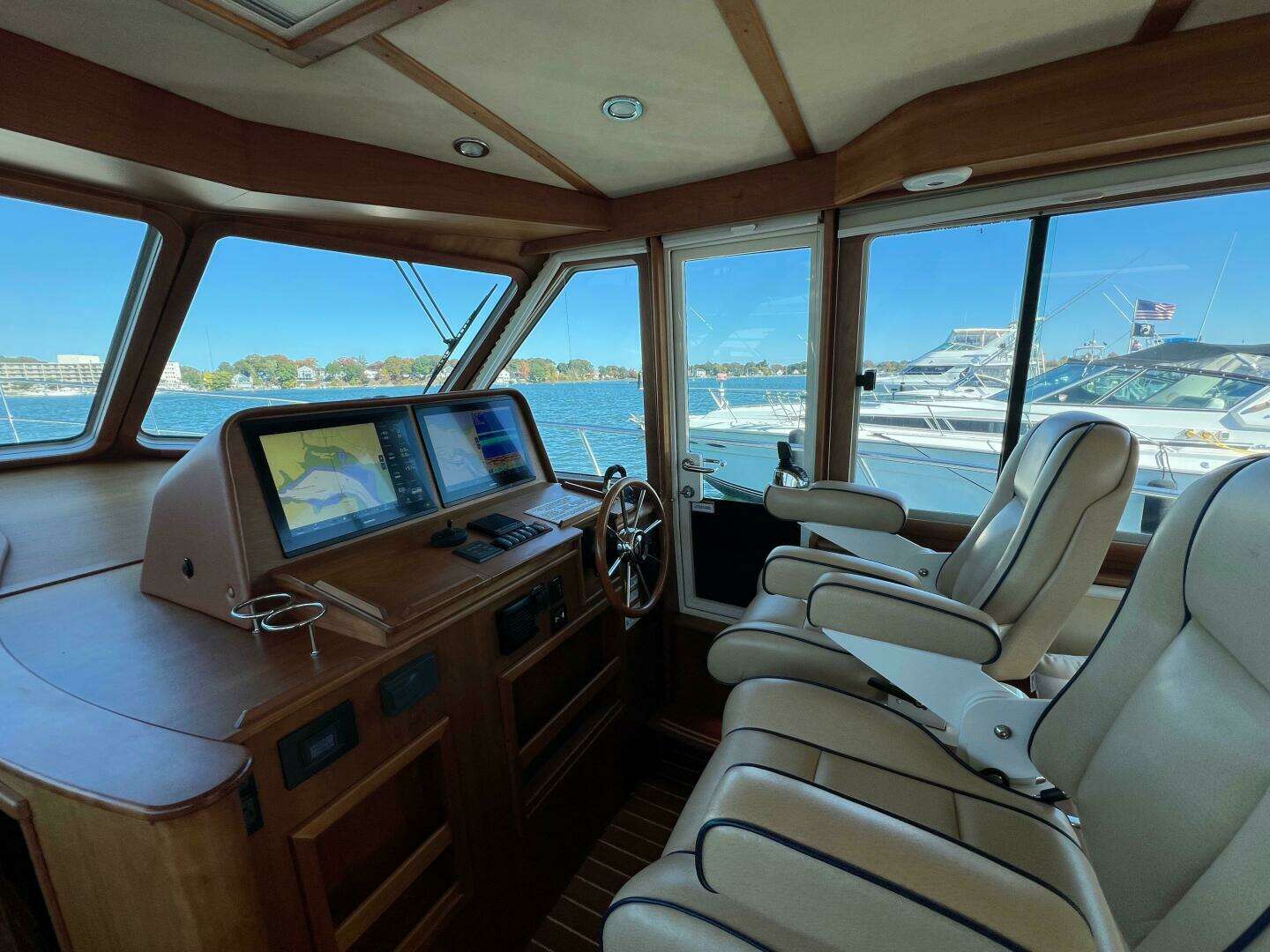 2018 Sabre 45 Salon Express - Image 17