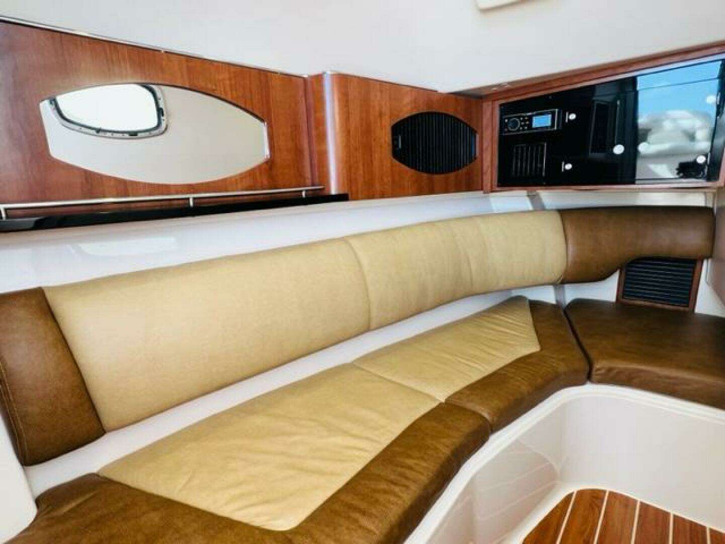 2014 Grady-White Freedom 335 - Image 42