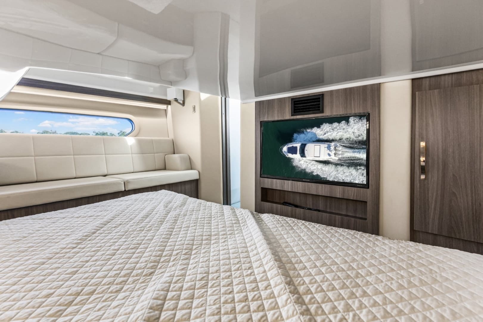 2020 Regal 38 XO - Image 35