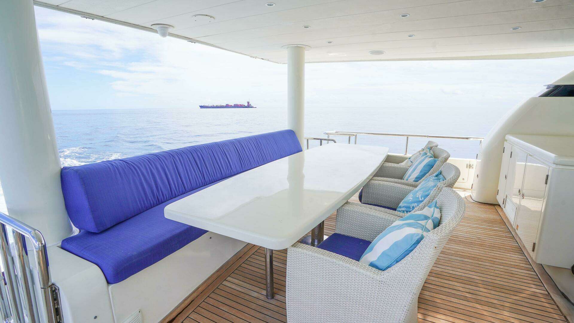 2001 Motor Yacht 82MY - Image 13
