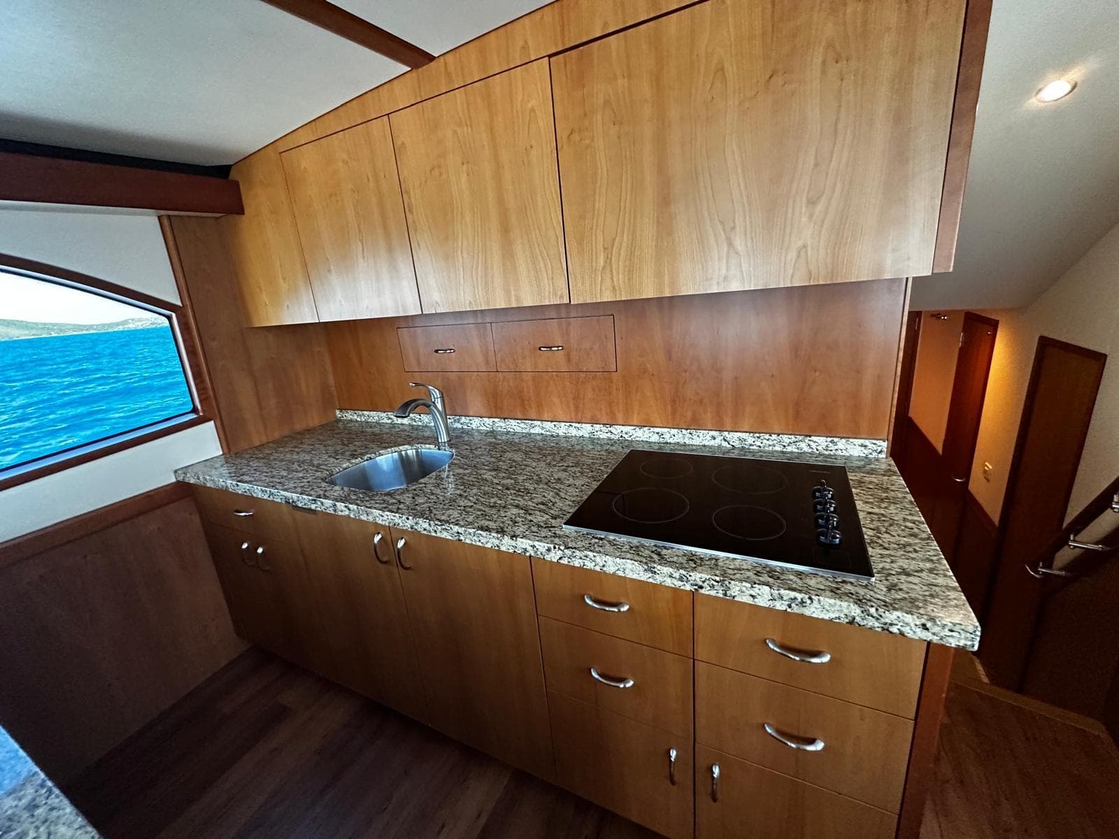 2011 Hatteras GT60 - 63