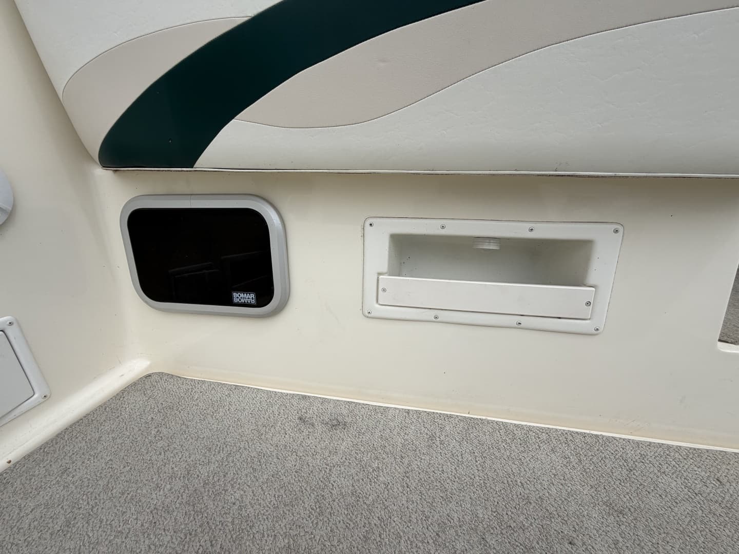 1998 Rinker 266 Fiesta Vee - Image 34