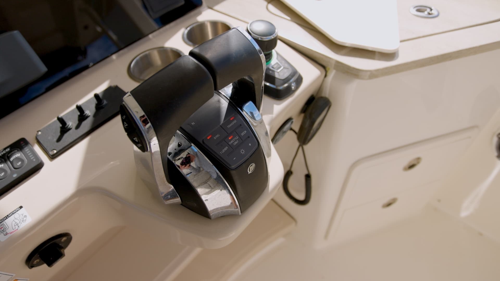 2019 Boston Whaler 350 Realm - Image 7