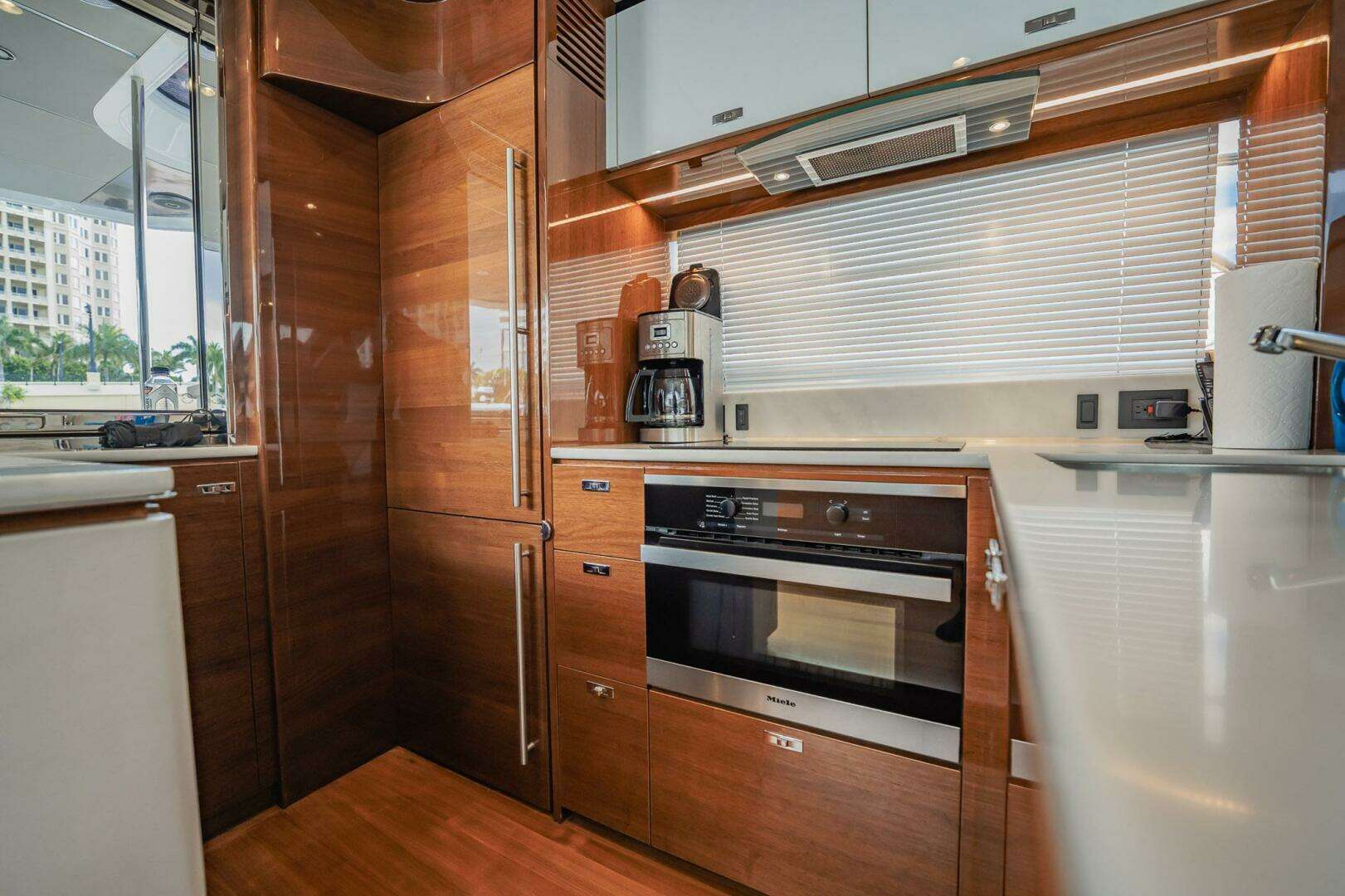 2019 Princess F55 - Image 6