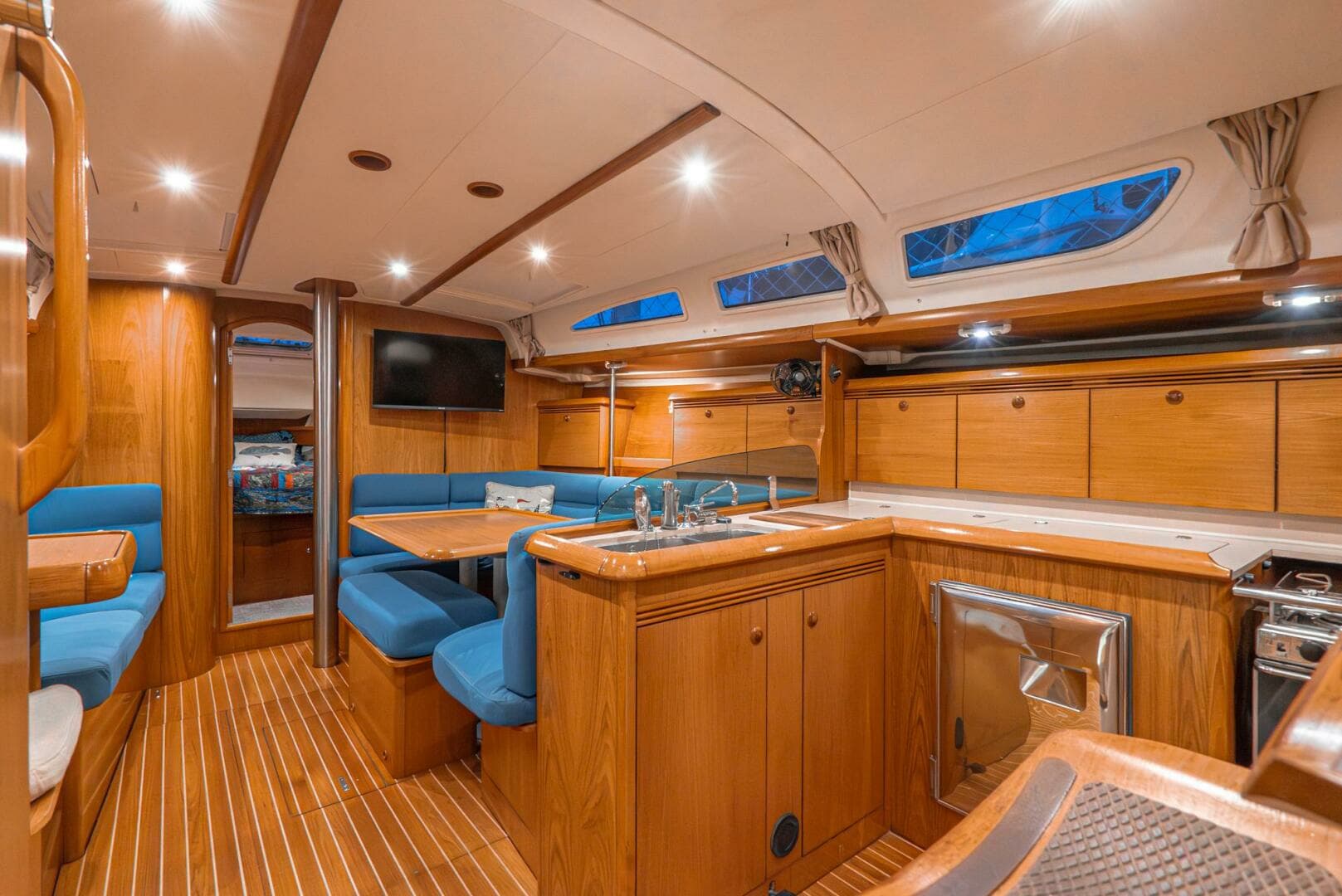 2001 Jeanneau 43 Sun Odessey - Image 35
