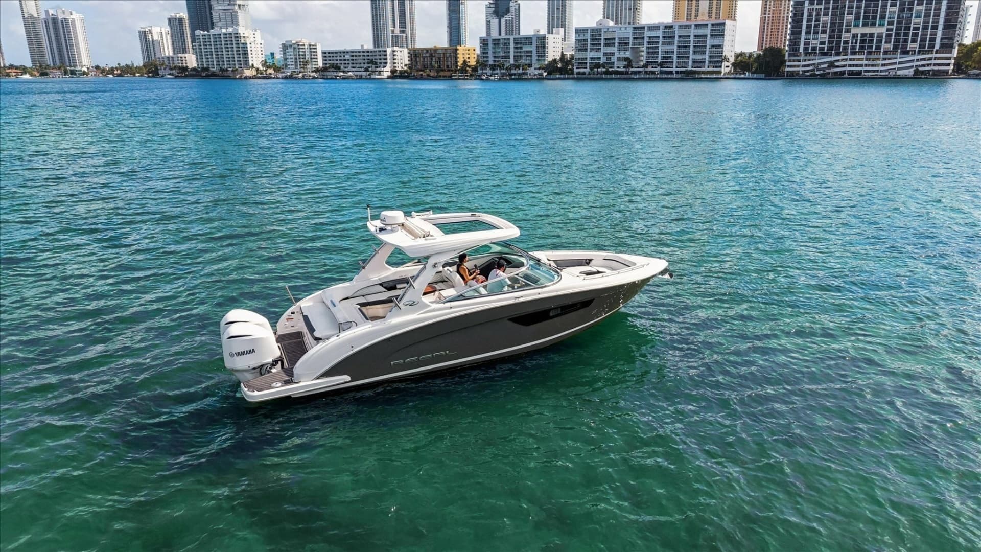 2019 Regal 33 OBX - Image 2