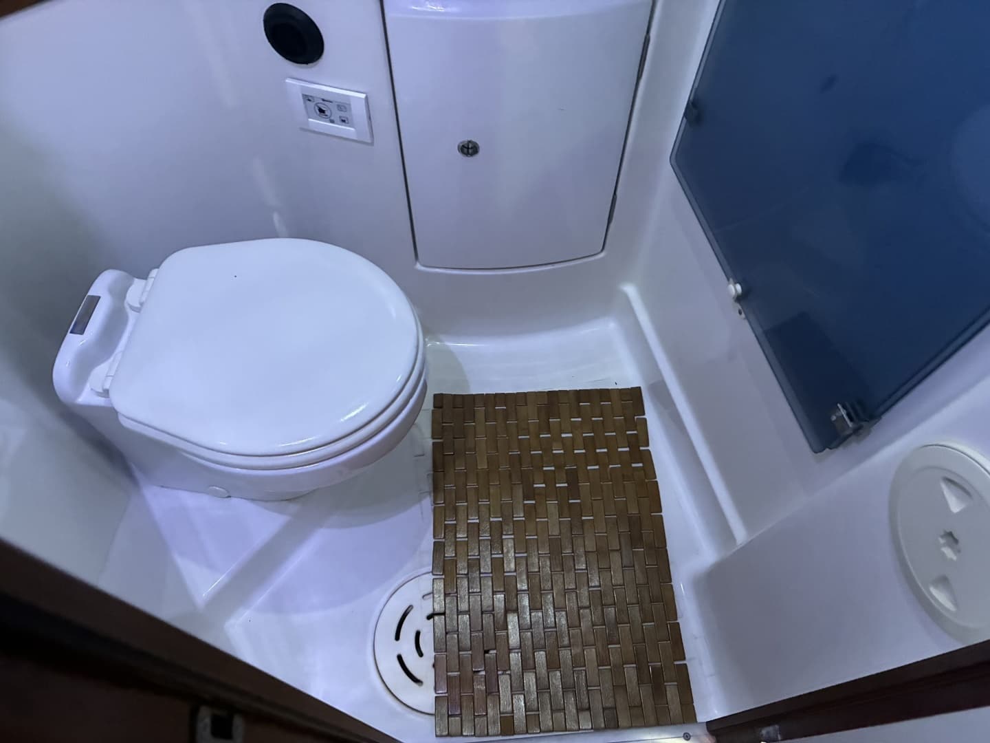 2008 Beneteau Oceanis 43 - Image 24