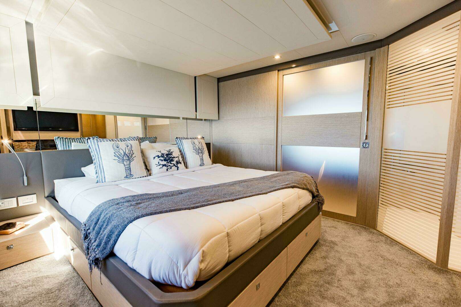 2017 Ferretti Yachts 750 - Image 90
