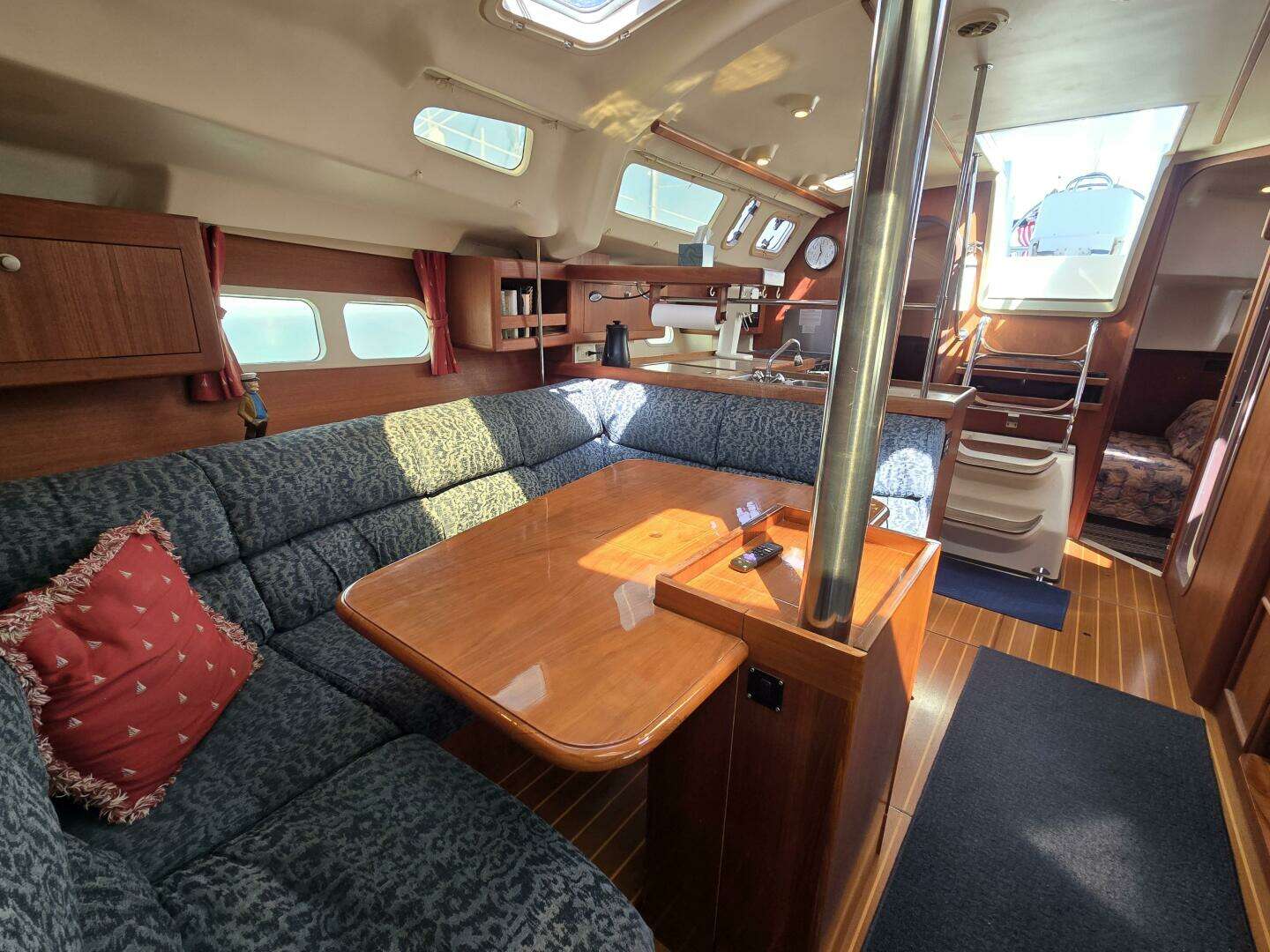 1998 Hunter 410 - Image 41