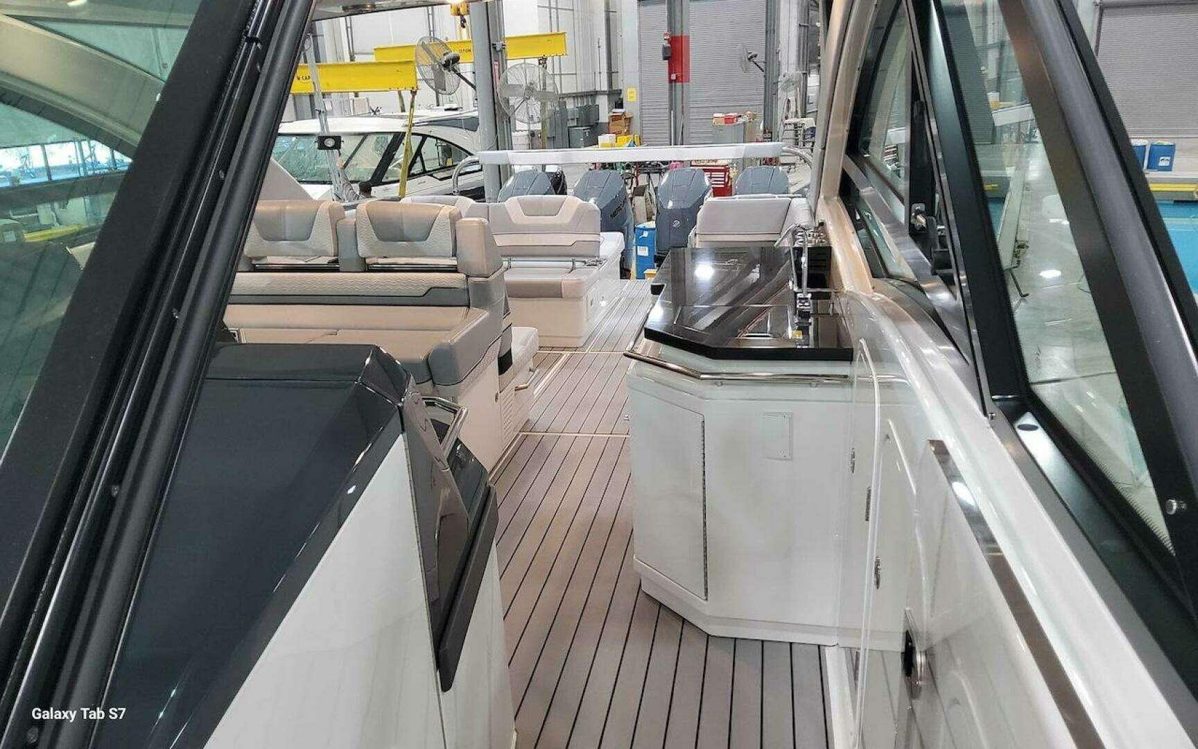2024 Formula 430 Super Sport Crossover - Image 28