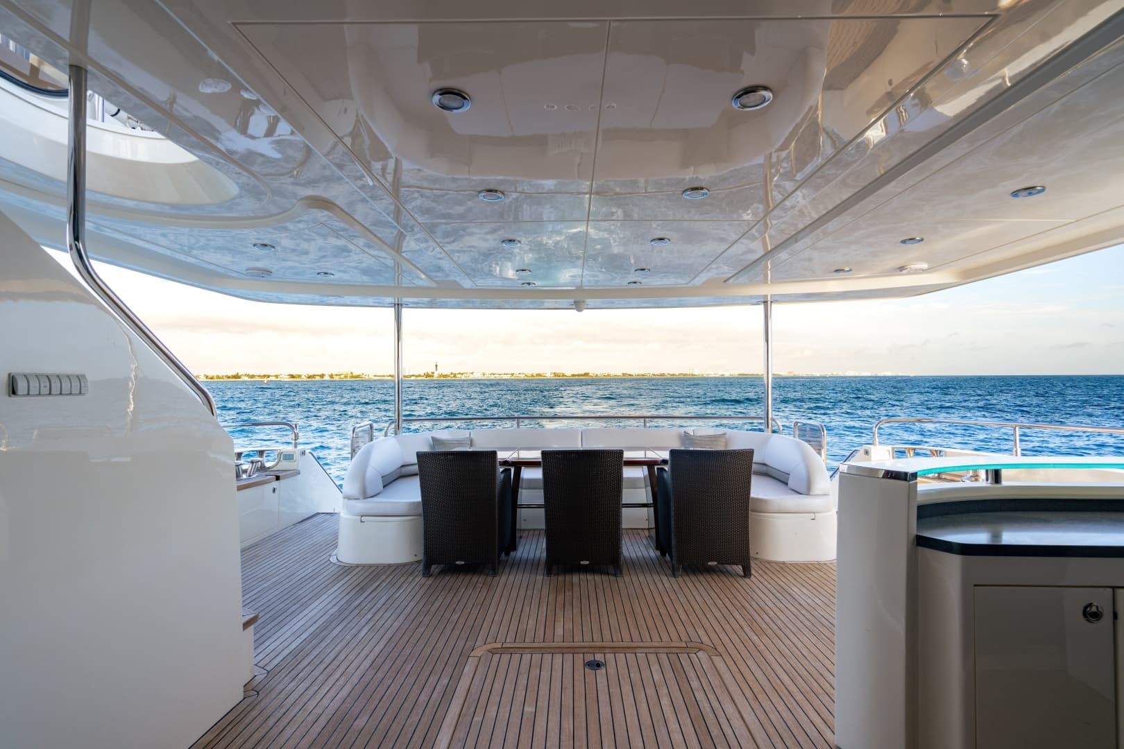 2010 Princess 95 M/Y - Image 24