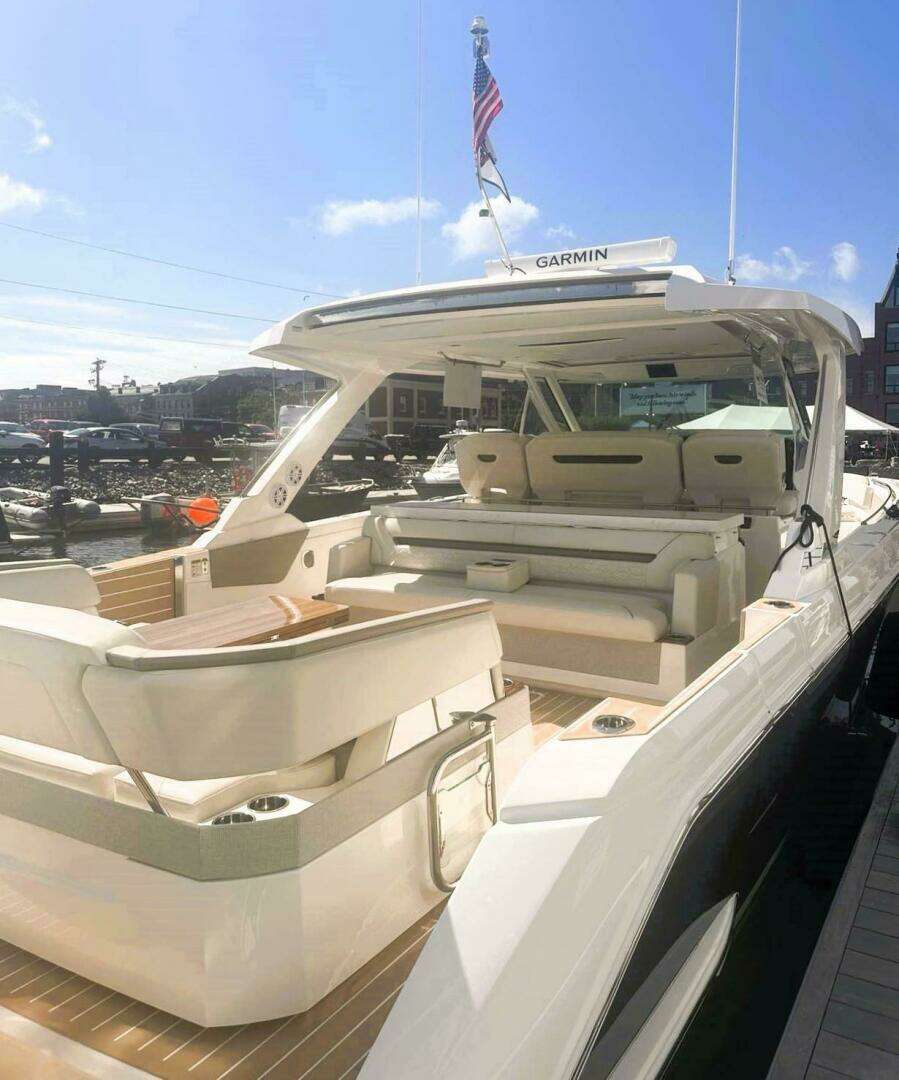 2024 Tiara Yachts 43 LS - Image 11