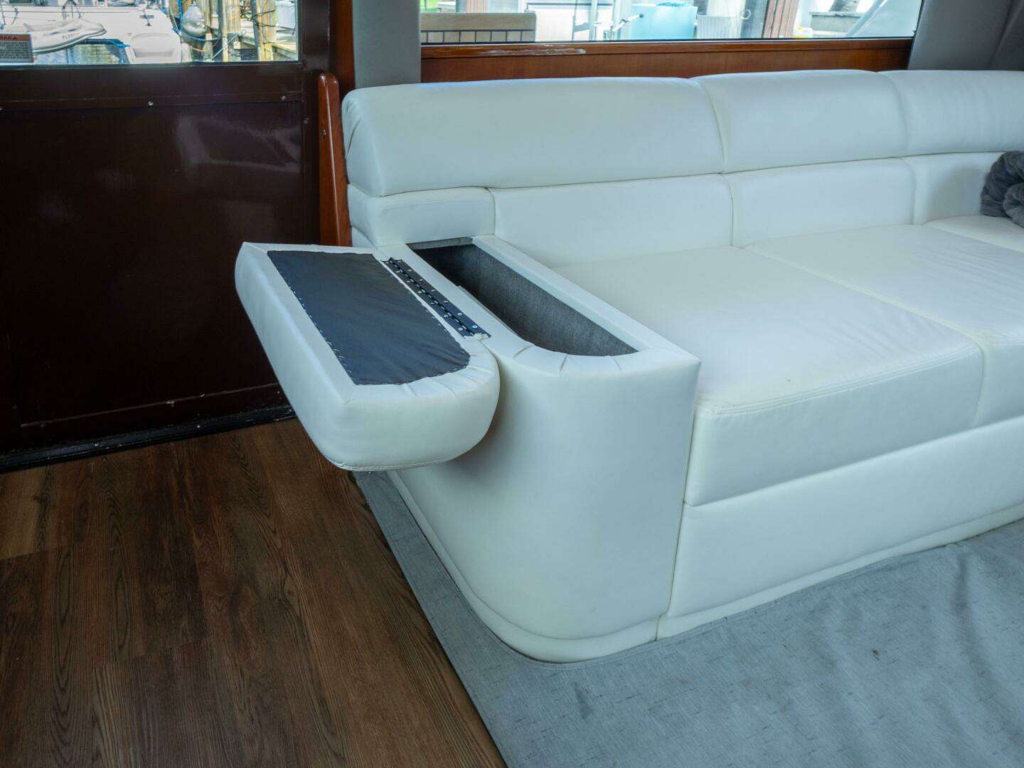 1998 Viking 58 Convertible - Image 17