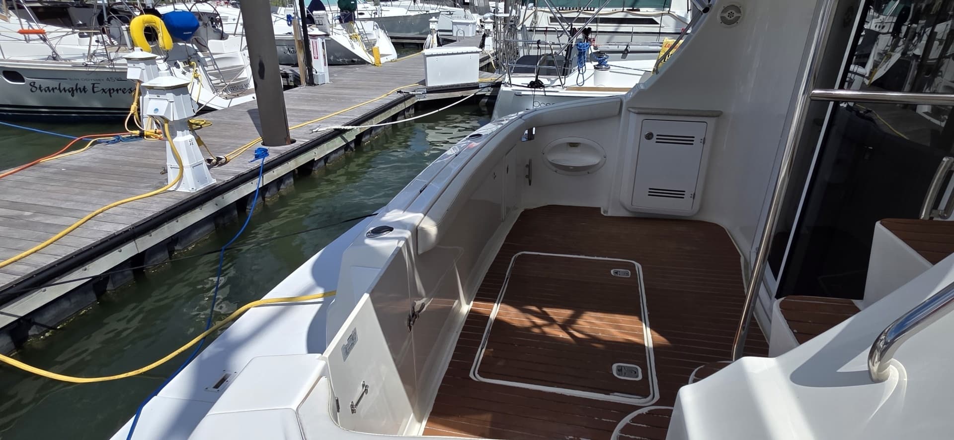 2006 Silverton 38 Sport Bridge - Image 7