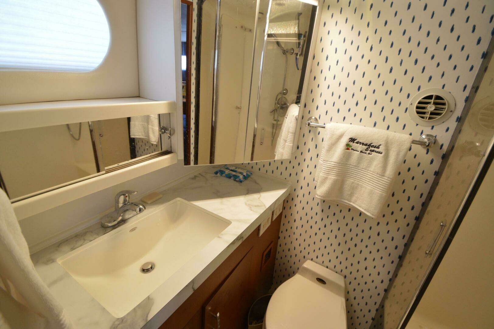 1995 Ocean 48 Cockpit Motor Yacht - Image 39