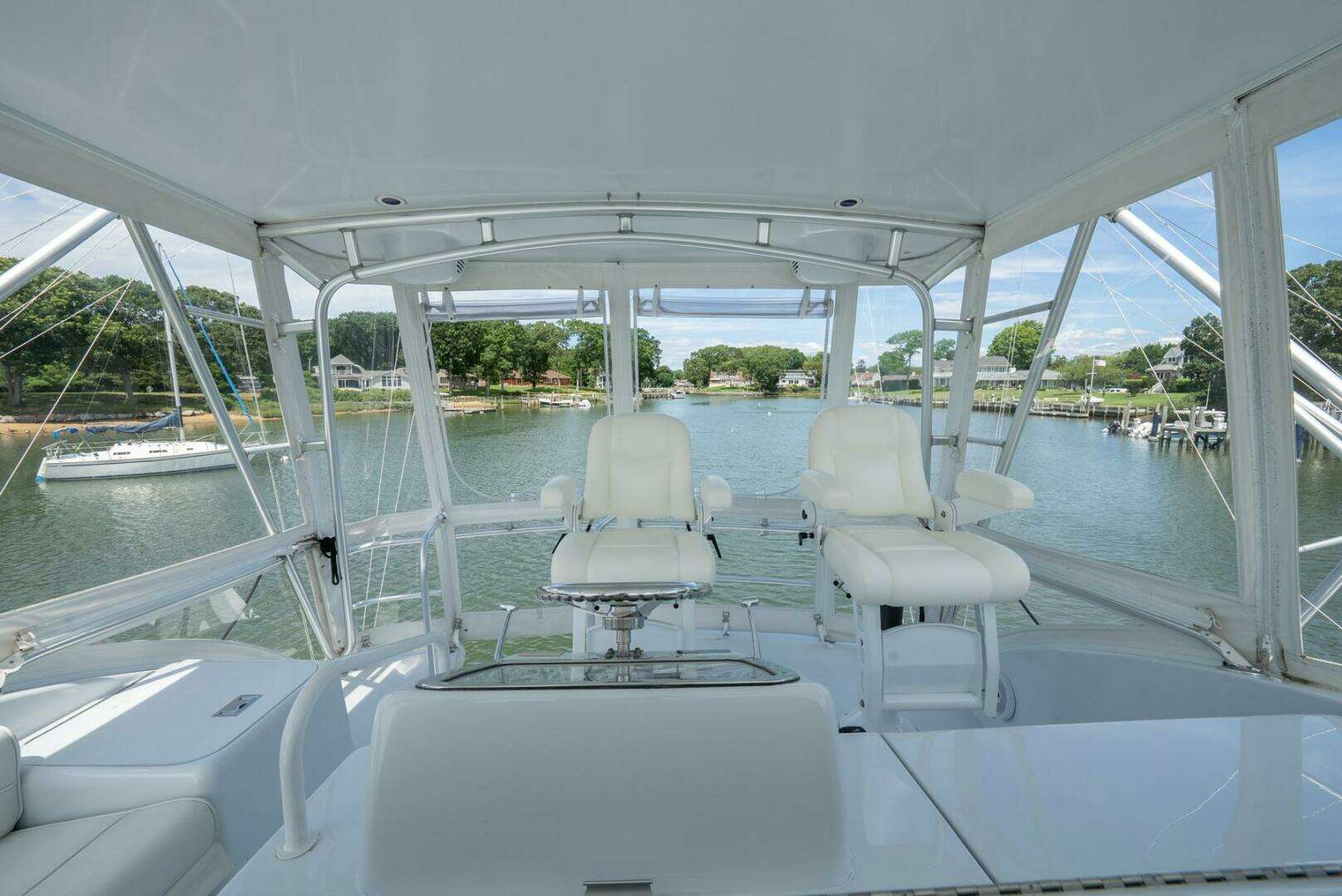 2001 Hatteras 50 Convertible - Image 24