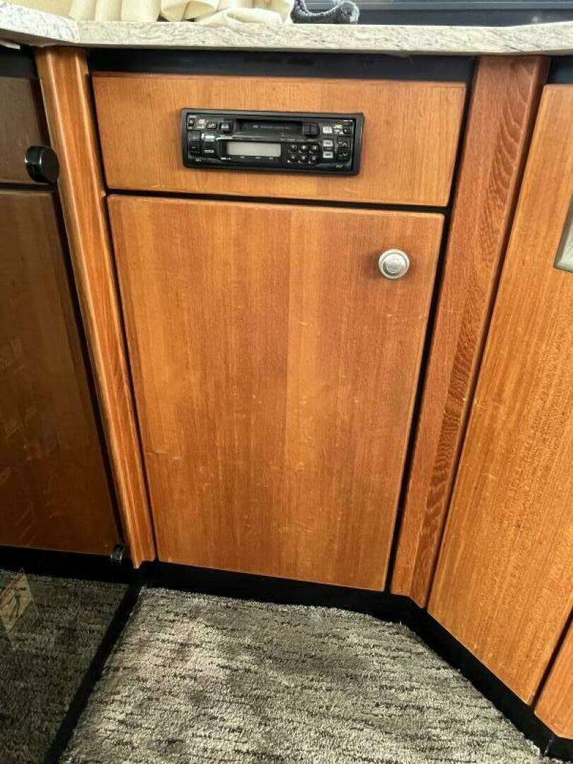 1996 Bayliner 3788 Command Bridge - Image 18