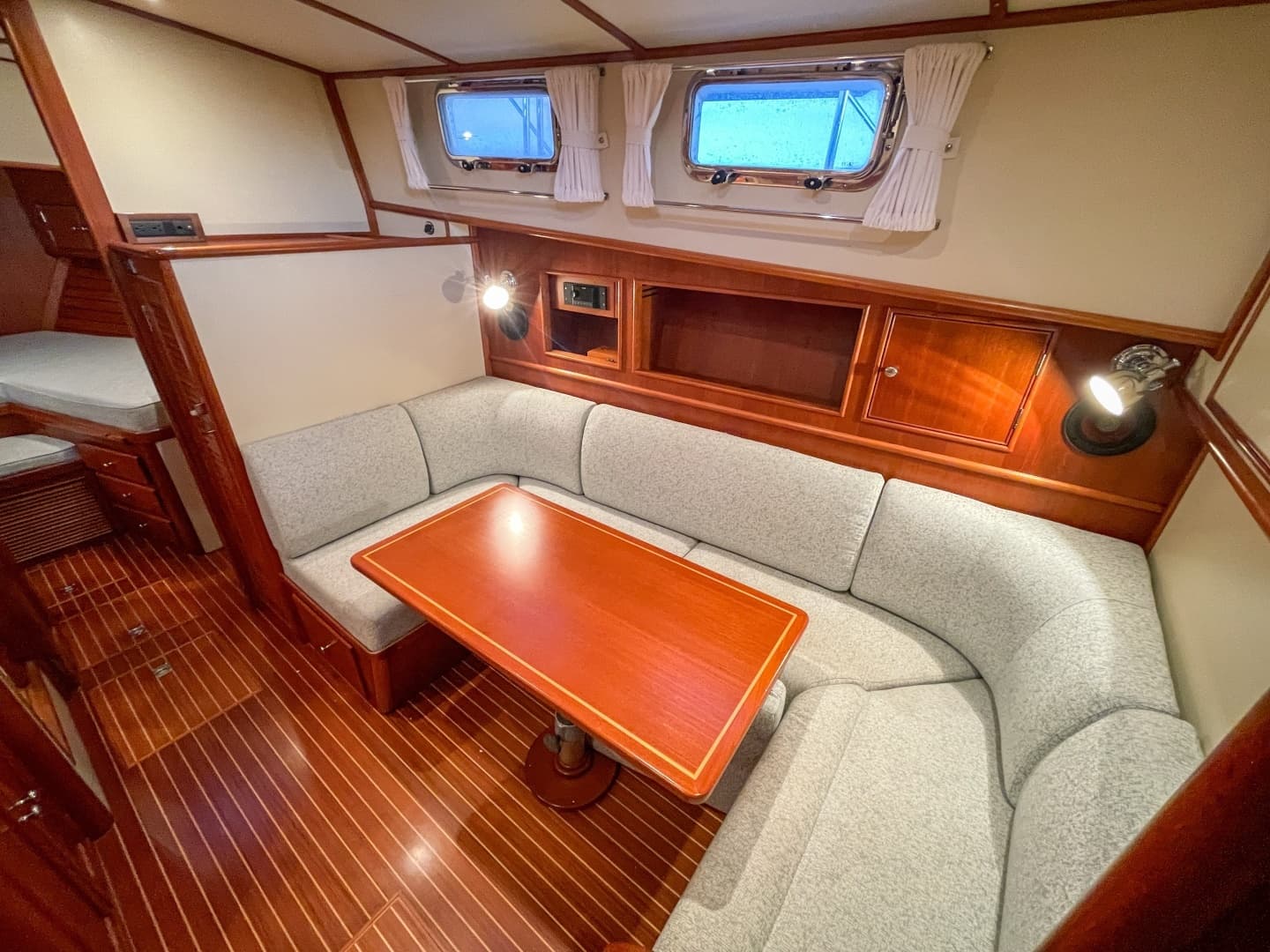 2001 Grand Banks Eastbay 38 HX - Image 27