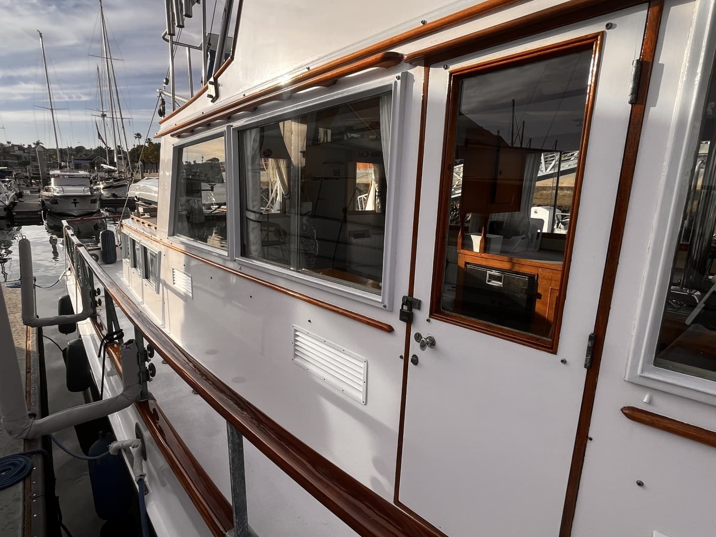 1979 Grand Banks 36 - Image 12