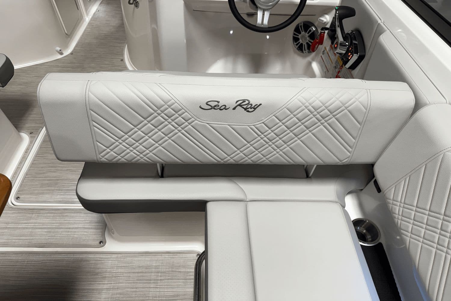2025 Sea Ray SDX 250 - 60