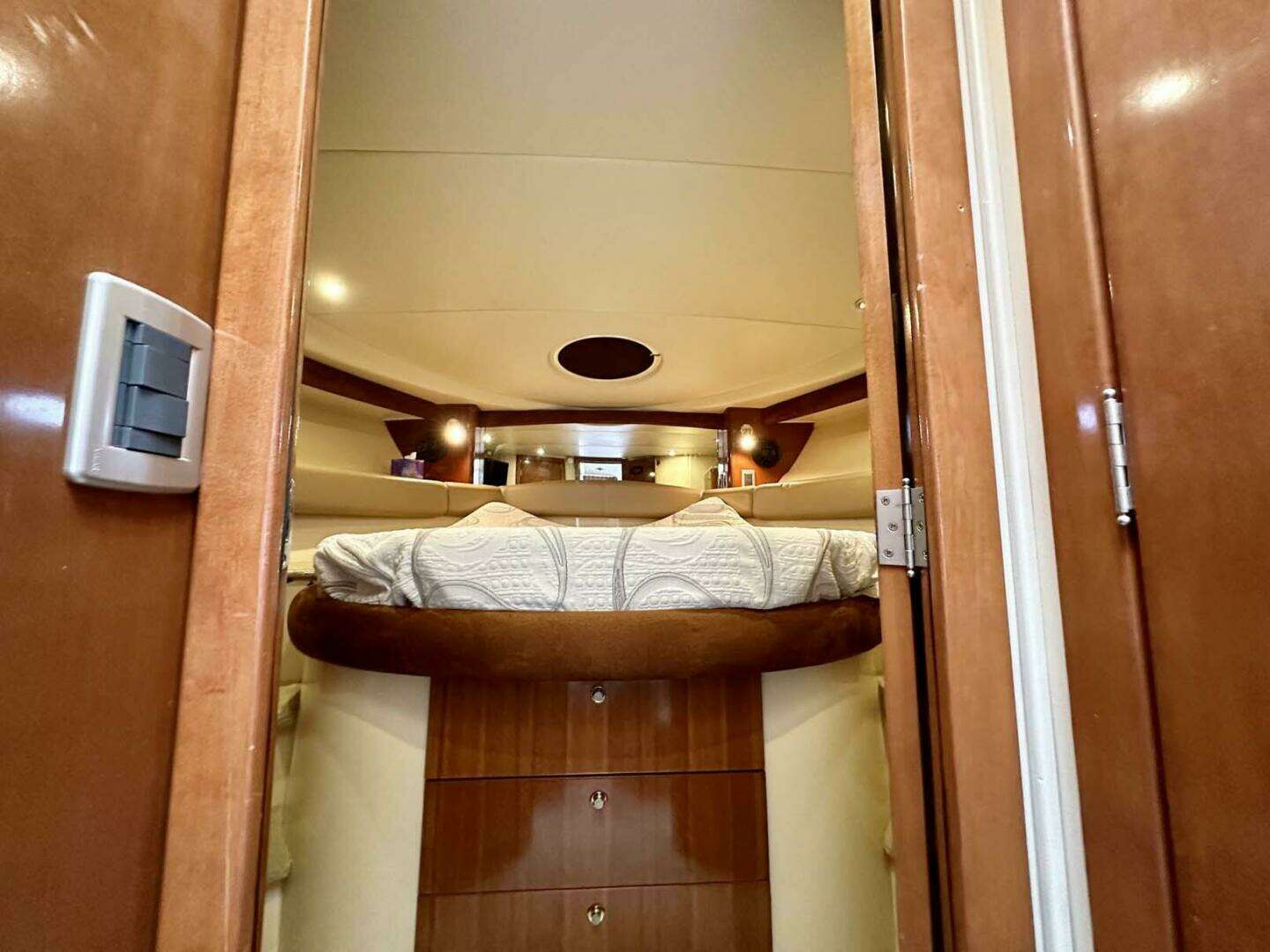 2007 Meridian 411 Sedan - Image 26