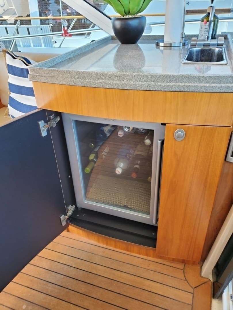 2006 Sea Ray 60 Sundancer - Image 18