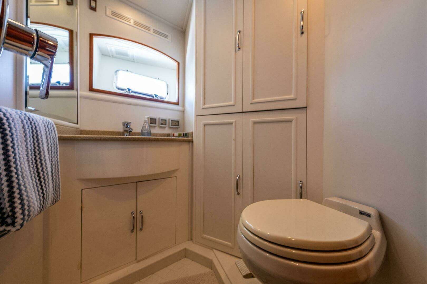2007 Grand Banks 59 Aleutian Raised Pilothouse - Image 30