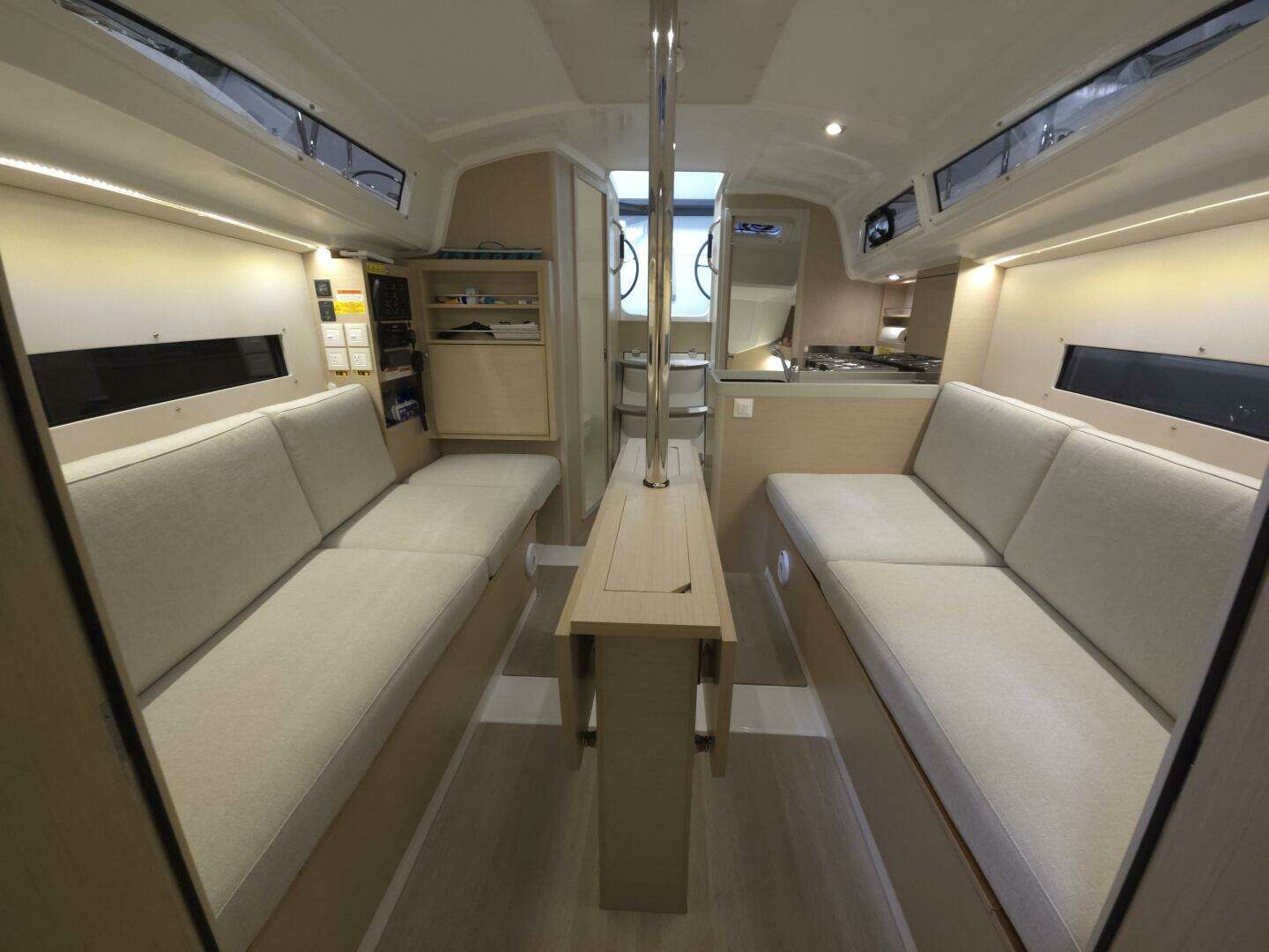 2021 Beneteau Oceanis 30.1 - Image 30
