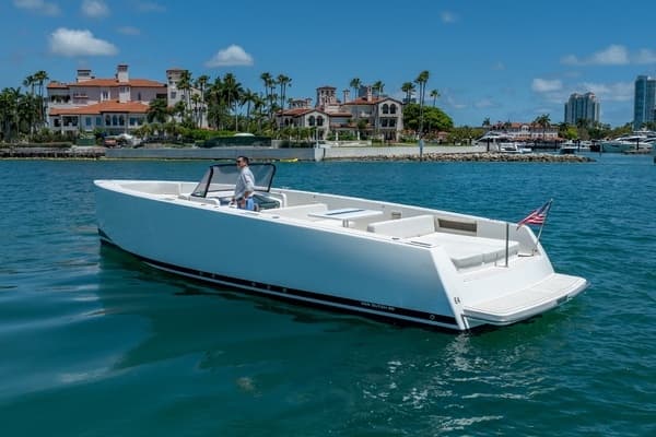 2014 VanDutch 40