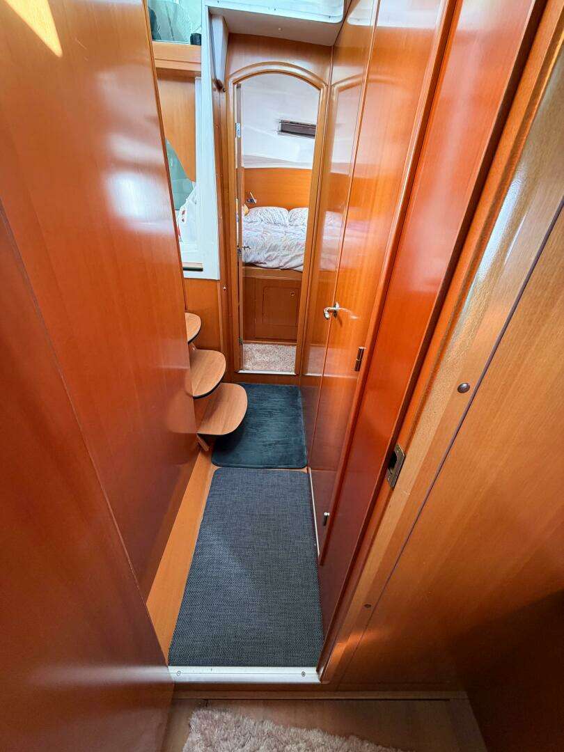 2005 Lagoon 380S - Image 59