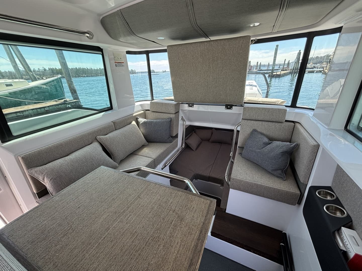 2023 Axopar 37XC Cross Cabin - Image 22