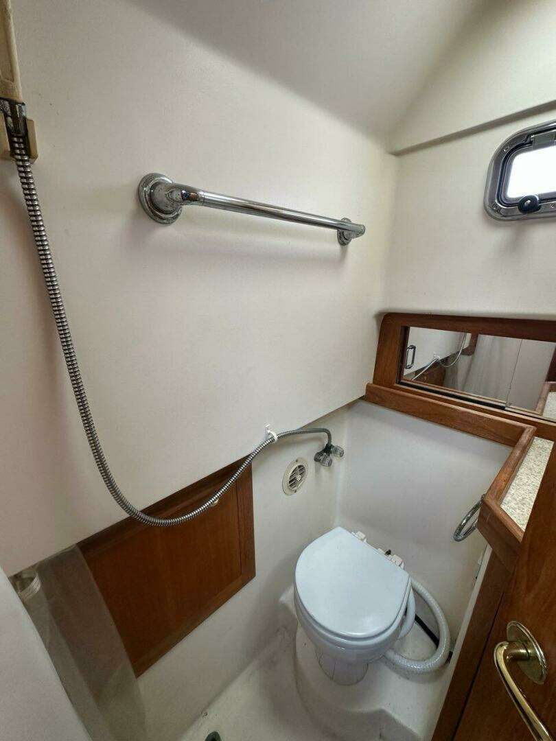 2002 Mainship Pilot 34 - Image 28