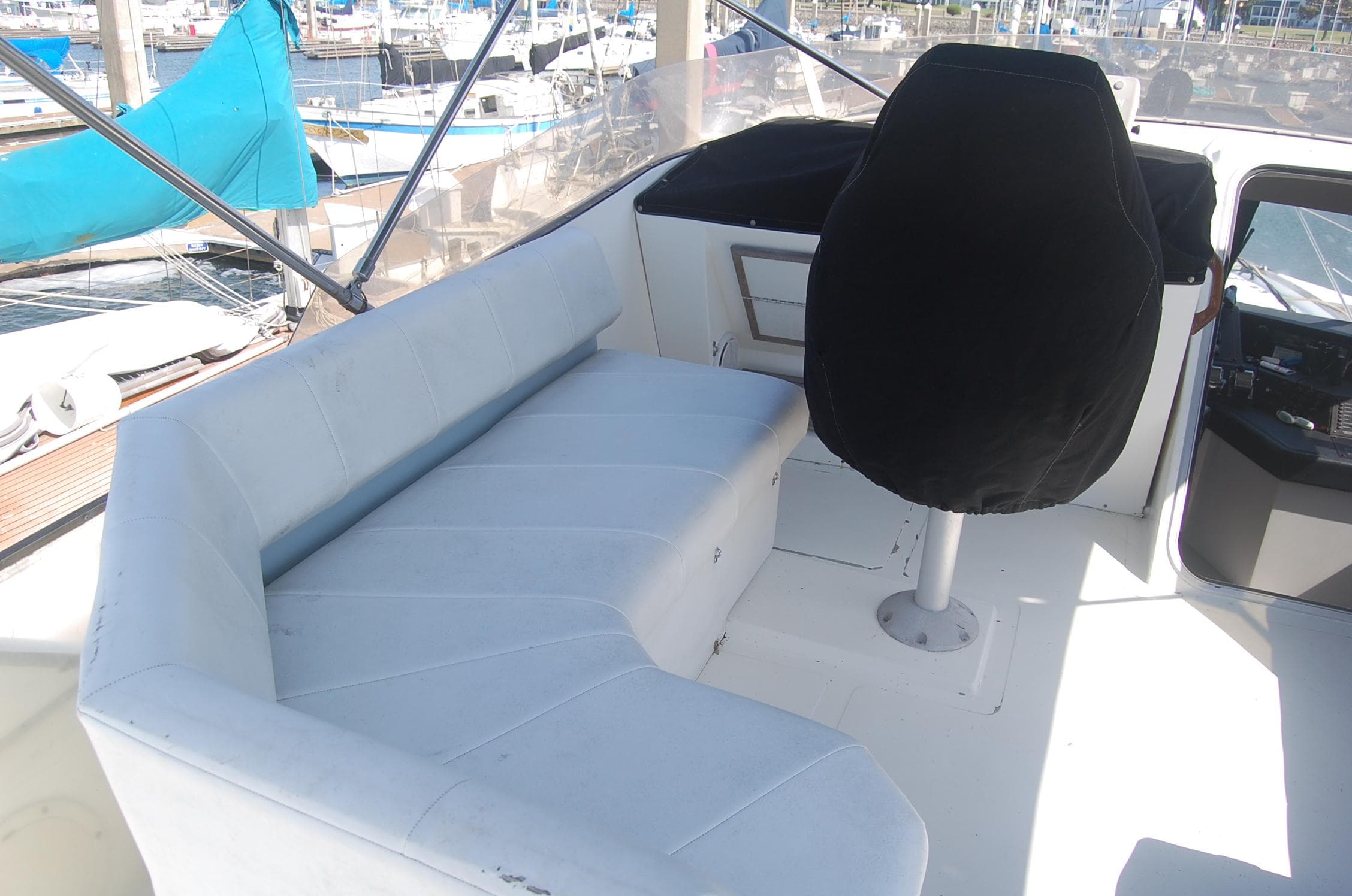 1992 Bayliner 4588 Pilothouse - 59