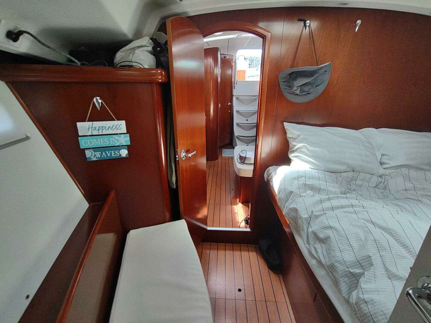 2004 Beneteau 393 - Image 33