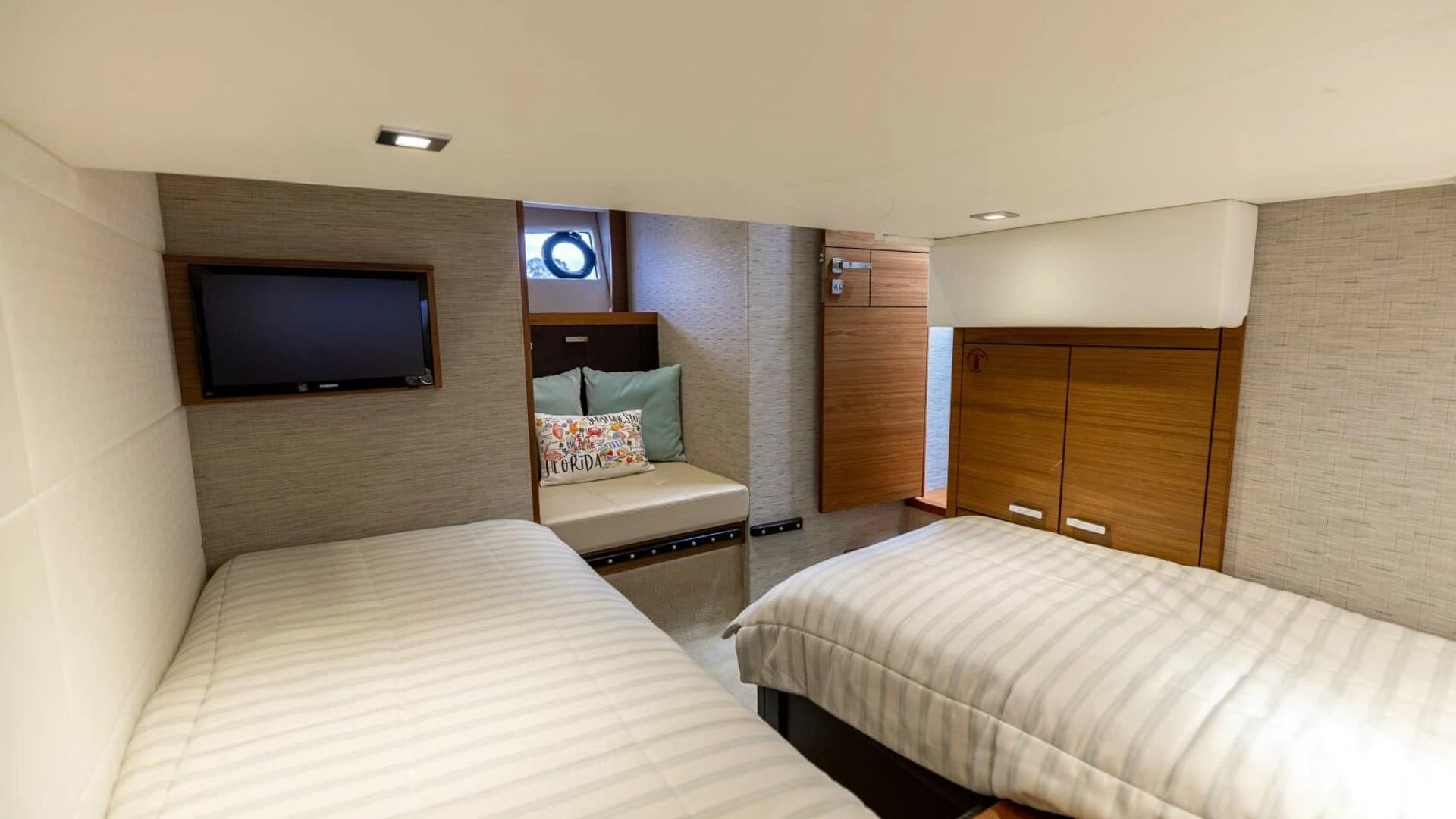 2015 Tiara Yachts 44 Coupe - Image 16