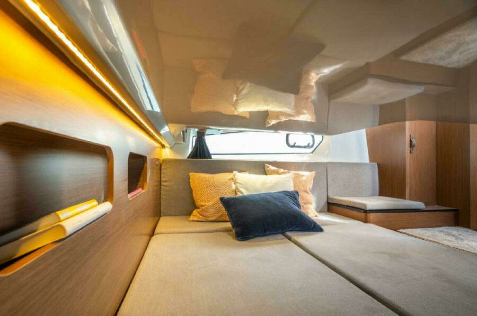 2026 Beneteau Antares 11 - Image 15