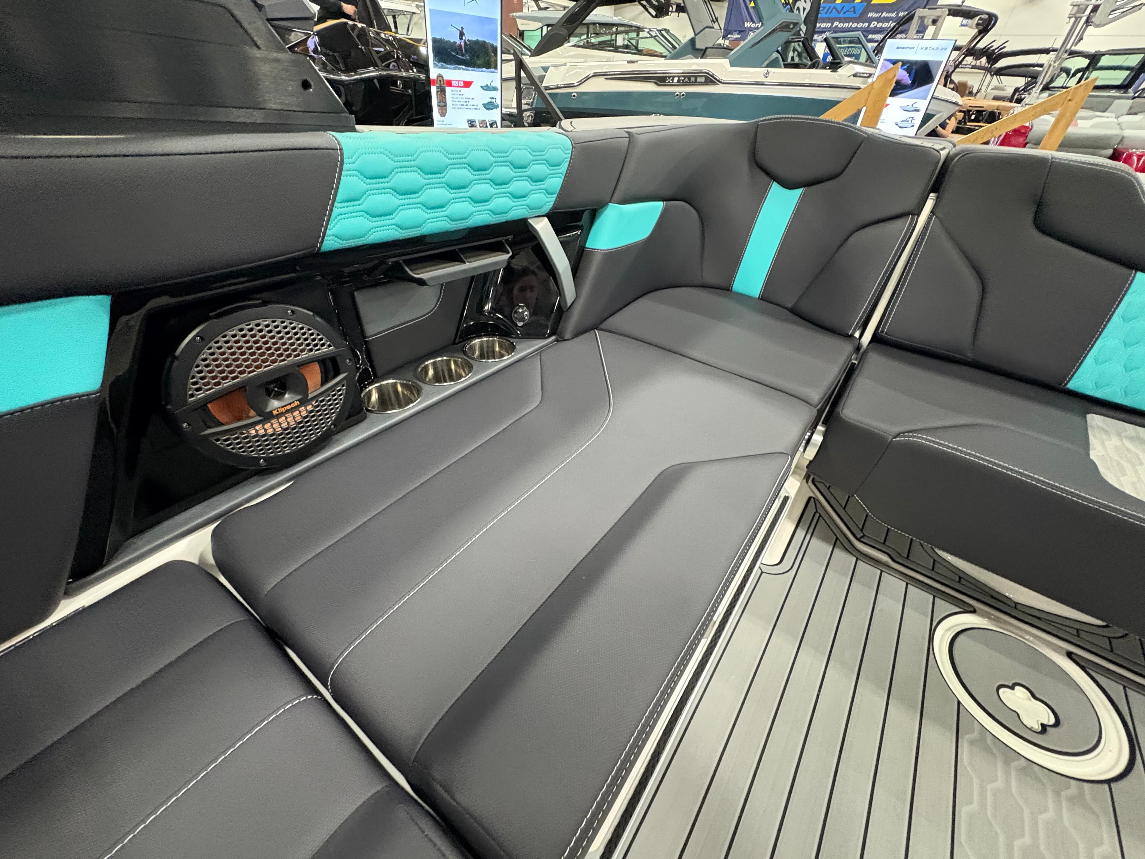 2025 MasterCraft XT23 - 26
