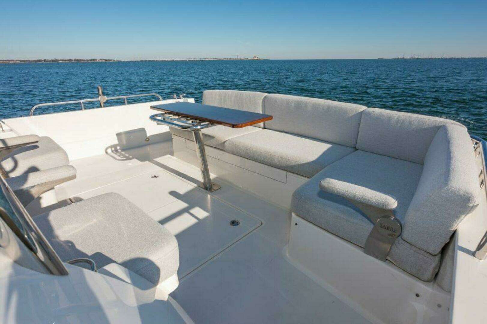 2024 Sabre 43  Salon Express - Image 13