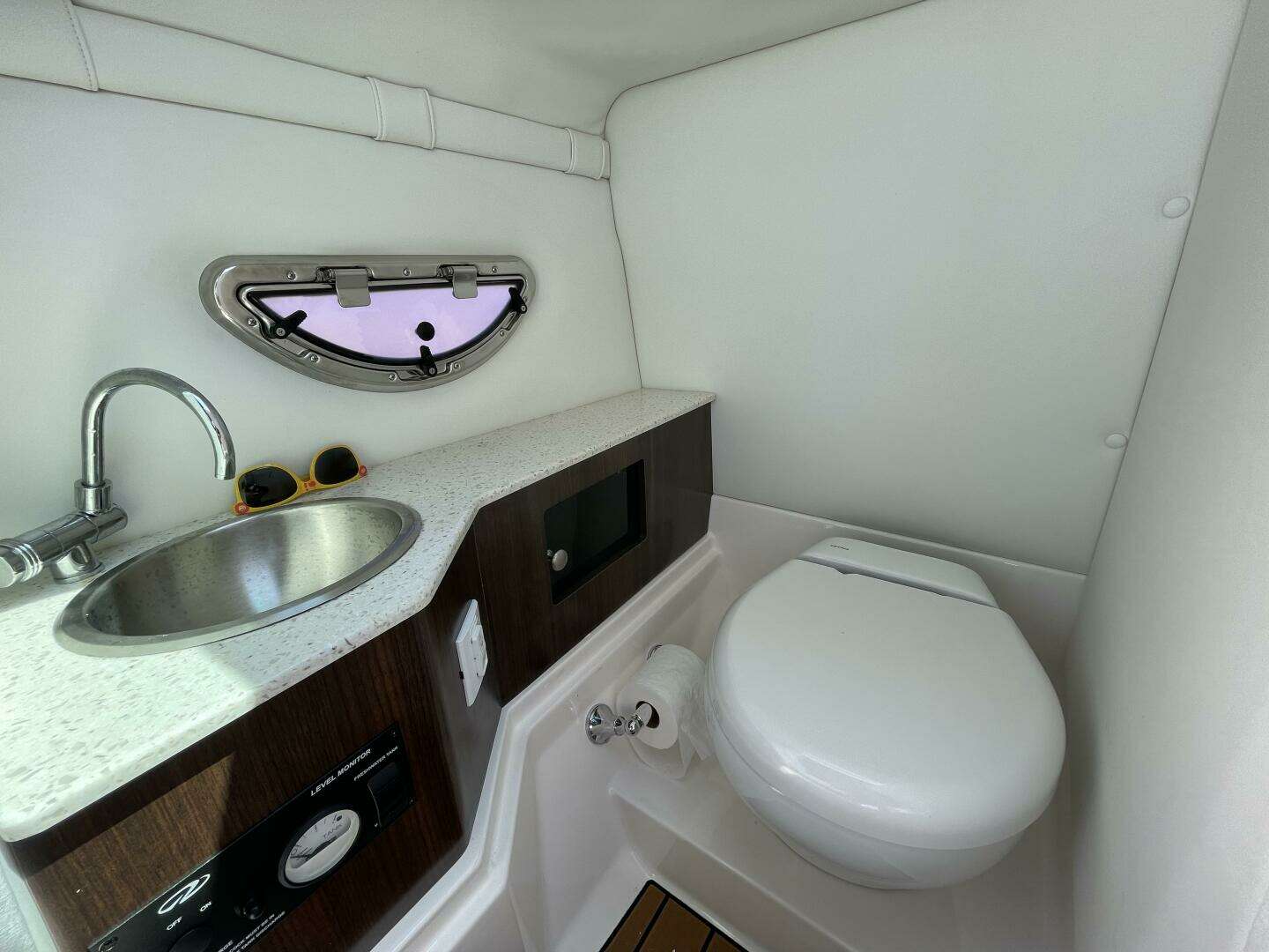 2018 Regal 26 OBX - Image 14