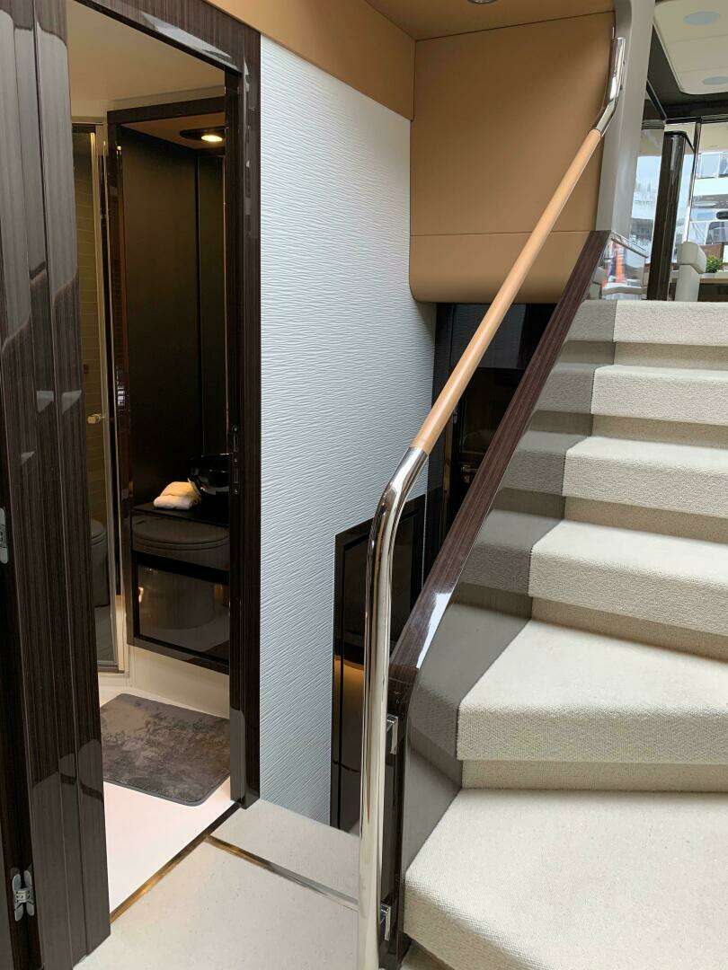 2019 Azimut 77S - Image 16